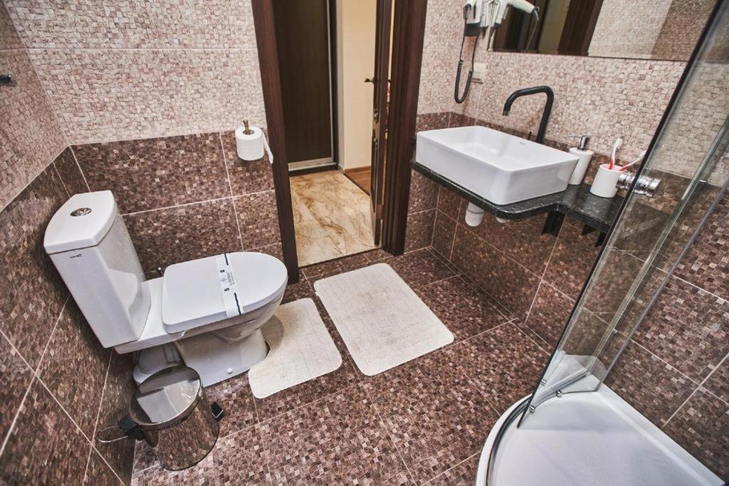 Готель Ангел На Великій Кільцевій Sofiivska Borshchahivka المظهر الخارجي الصورة